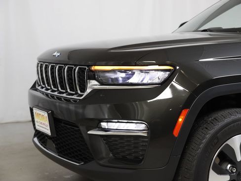 Used 2024 Jeep Grand Cherokee Limited 4xe AWD/4WD image 22