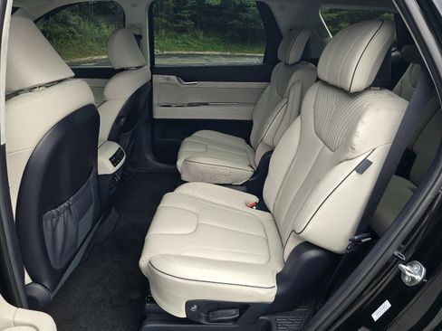 Used 2025 Hyundai Palisade Calligraphy AWD/4WD image 11