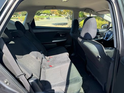 Used 2017 Toyota Prius V Two w/ Carpet Mat Package FWD image 8