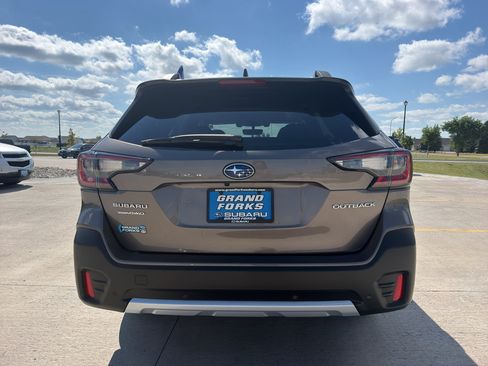 Used 2022 Subaru Outback Limited AWD/4WD image 6