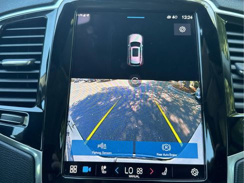 Used 2023 Volvo XC90 B6 Plus image 33