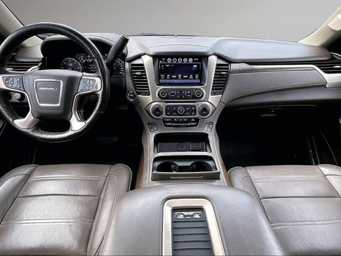Used 2018 GMC Yukon XL Denali w/ Open Road Package AWD/4WD image 8