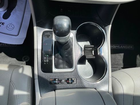 Used 2014 Toyota Highlander Limited FWD image 21