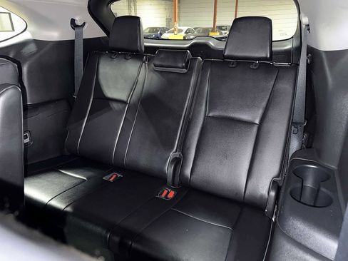 Used 2023 Toyota Highlander XLE image 18