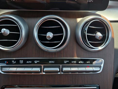 Certified 2022 Mercedes-Benz GLC 300 4MATIC image 31