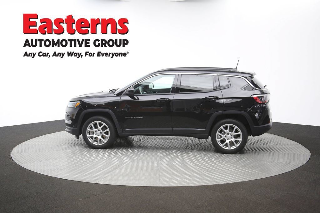 Used 2024 Jeep Compass Latitude AWD/4WD image 59