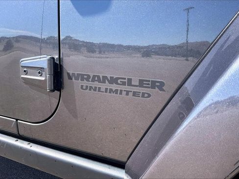 Used 2016 Jeep Wrangler Unlimited Sahara AWD/4WD image 24