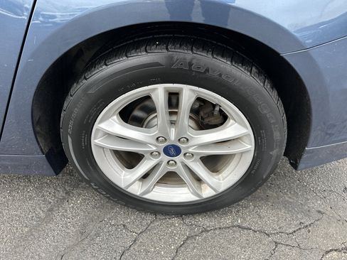 Used 2018 Ford Fusion SE w/ Fusion SE Technology Package image 15