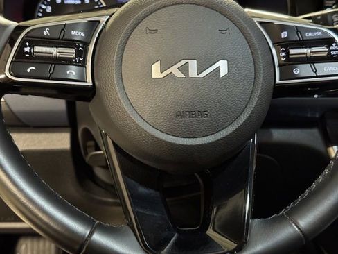 Used 2023 Kia Seltos S w/ Navigation Package AWD/4WD image 6