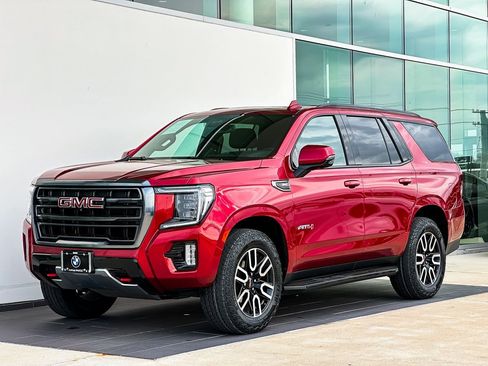 Used 2024 GMC Yukon AT4 w/ Technology Package image 9