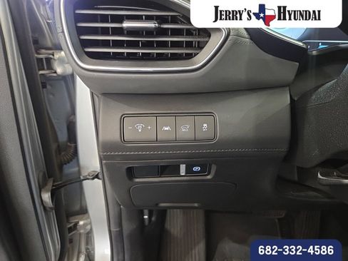 Used 2023 Hyundai Santa Fe SEL w/ Premium Package image 13