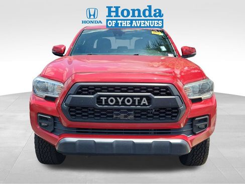 Used 2020 Toyota Tacoma TRD Off-Road AWD/4WD image 2