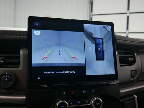 Certified 2024 Ford Expedition XLT image 23