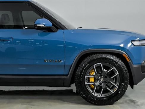 Used 2025 Rivian R1T Premium AWD/4WD image 15