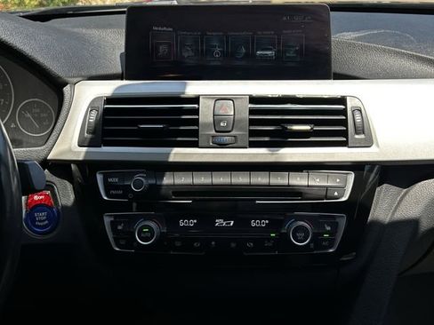 Used 2017 BMW 320i Sedan RWD image 17