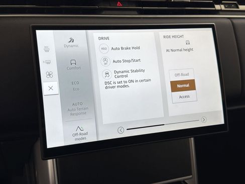 New 2025 Land Rover Range Rover Long Wheelbase SE image 19