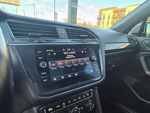 Used 2020 Volkswagen Tiguan SEL Premium R-Line image 36