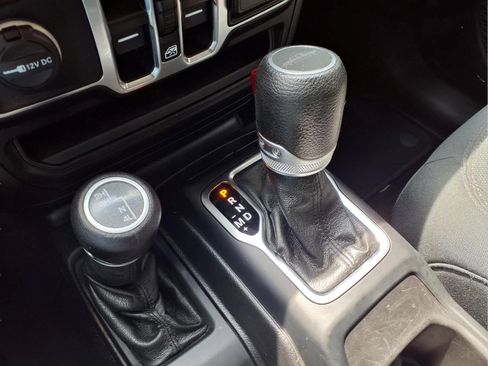 Used 2021 Jeep Gladiator Sport AWD/4WD image 18