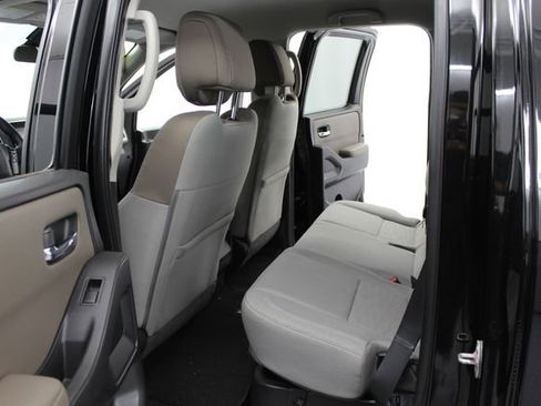 Used 2022 Nissan Frontier SV w/ Technology Package AWD/4WD image 24