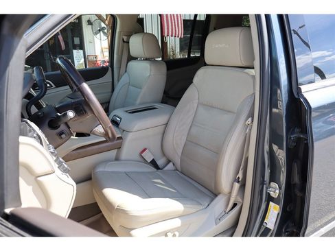 Used 2020 GMC Yukon XL Denali w/ Denali Premium Package AWD/4WD image 15