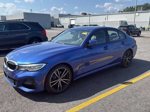 Used 2019 BMW 330i xDrive Sedan w/ M Sport Package AWD/4WD image 4