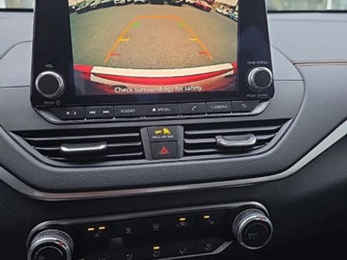 Used 2021 Nissan Altima 2.5 SR w/ SR Premium Package image 17