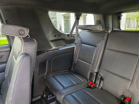 Used 2023 Chevrolet Suburban Premier AWD/4WD image 20
