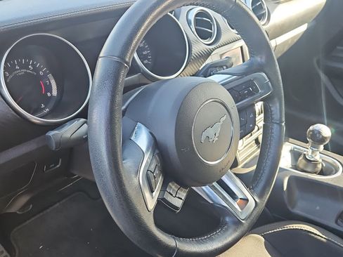 Used 2020 Ford Mustang Coupe RWD image 2