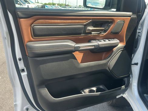 Used 2024 RAM 1500 Limited AWD/4WD image 9