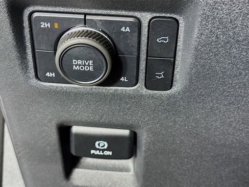 Used 2025 Ford Expedition Platinum AWD/4WD image 15