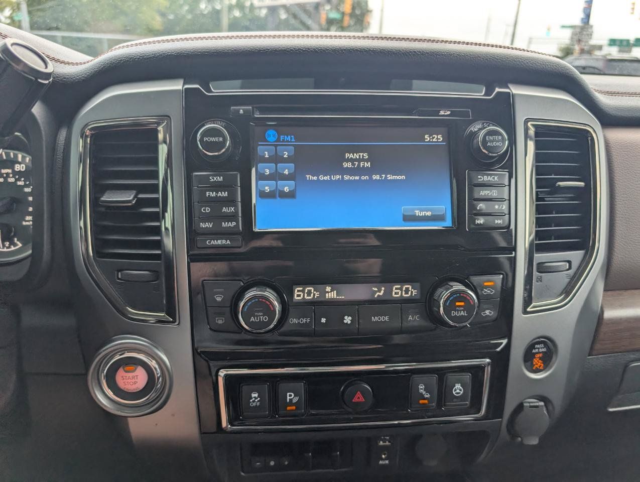 Used 2018 Nissan Titan Platinum Reserve w/ Platinum Utility Package RWD image 16