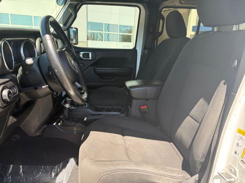 Used 2018 Jeep Wrangler Unlimited Sport S AWD/4WD image 12
