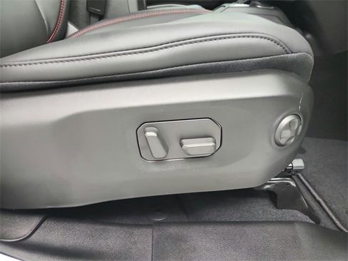 New 2026 Jeep Wrangler Unlimited Rubicon w/ Technology Group image 35