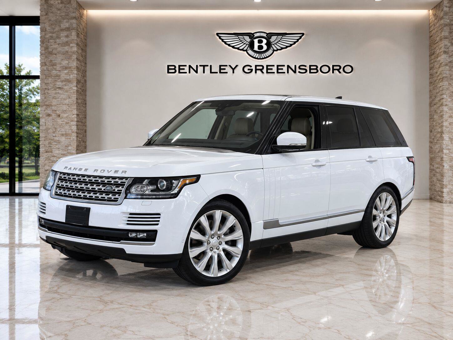 Used 2017 Land Rover Range Rover Supercharged AWD/4WD image 1