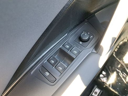 New 2026 Volkswagen Tiguan SE AWD/4WD image 24