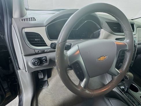 Used 2016 Chevrolet Traverse LT w/ Style and Technology Package image 9