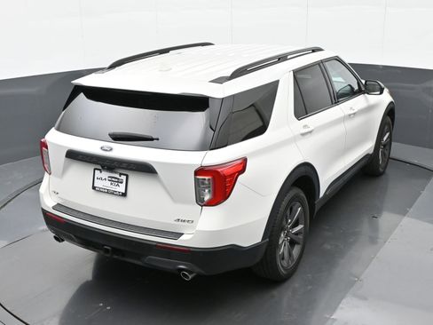 Used 2023 Ford Explorer XLT w/ Equipment Group 202A AWD/4WD image 32