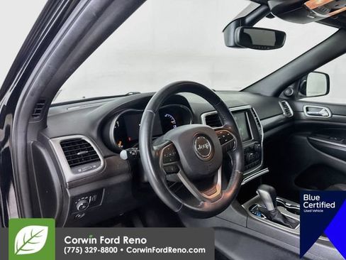 Used 2018 Jeep Grand Cherokee Altitude AWD/4WD image 12