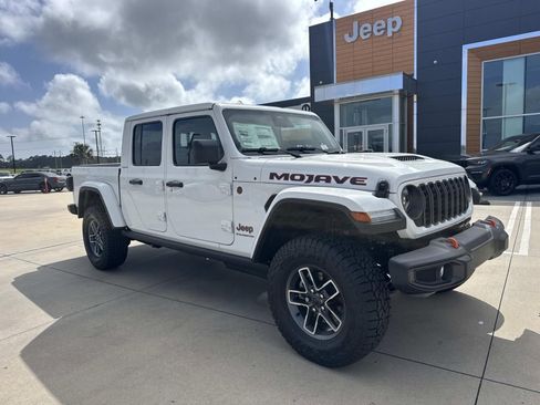 New 2026 Jeep Gladiator Mojave image 1