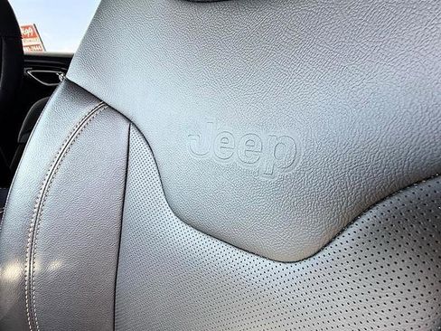 Used 2022 Jeep Compass Limited image 19