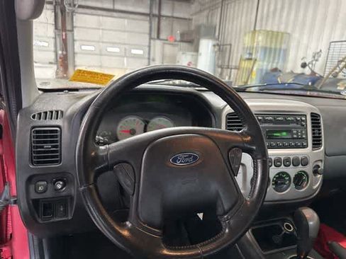 Used 2005 Ford Escape Limited AWD/4WD image 8