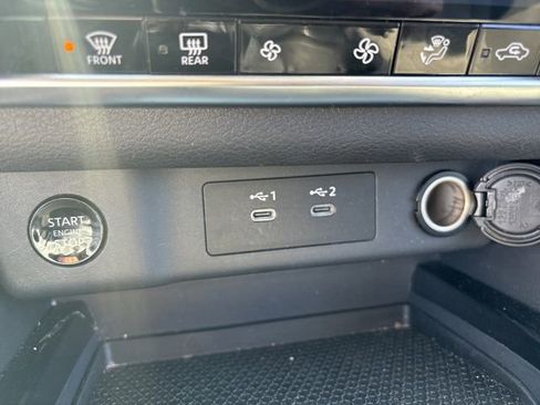 Used 2025 Nissan Rogue SV image 33