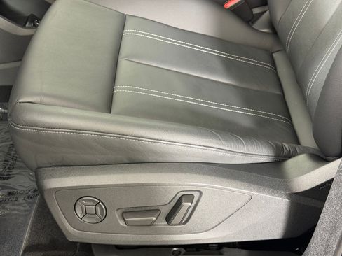Used 2025 Audi Q4 e-tron Premium w/ Convenience Package RWD image 14