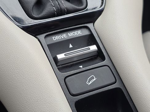 Certified 2024 Honda HR-V LX image 4