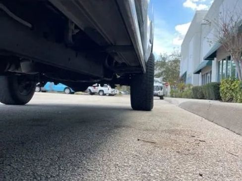 Used 2017 Nissan Titan SV image 20