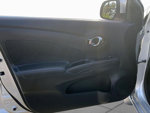 Used 2012 Nissan Versa FWD image 17