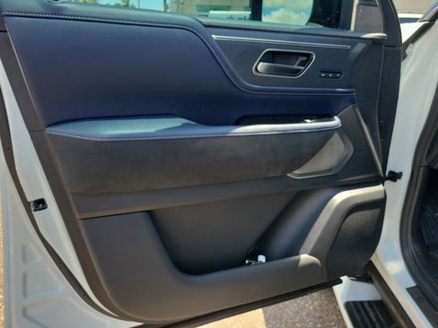 Certified 2026 INFINITI QX80 4WD w/ Sport Exterior Package image 11