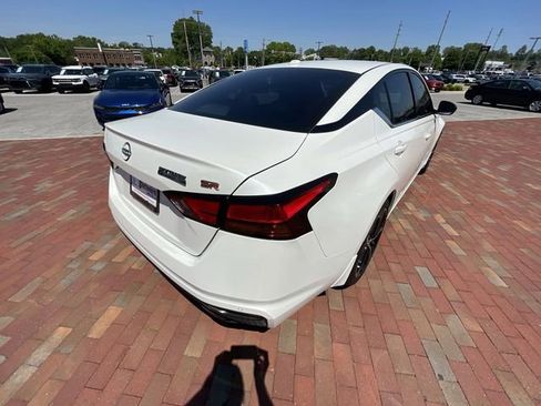 Used 2024 Nissan Altima 2.5 SR FWD image 32