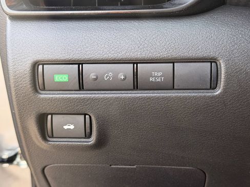 Certified 2024 Nissan Sentra SV w/ All-Weather Package FWD image 27