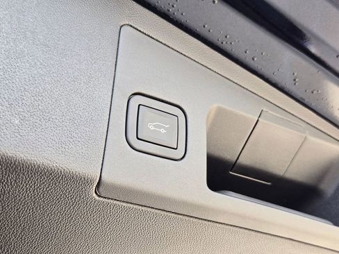 New 2026 Cadillac XT5 Sportv w/ LPO, Floor Liner Package image 32